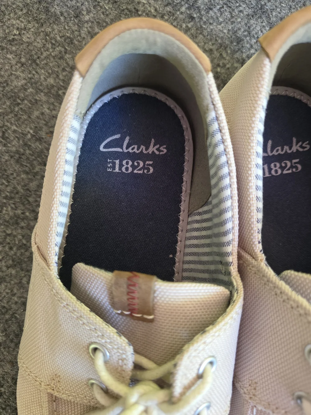 Clarks 1825 Men’s Light Beige Canvas Boat Shoes Loafers Size 7.5 M